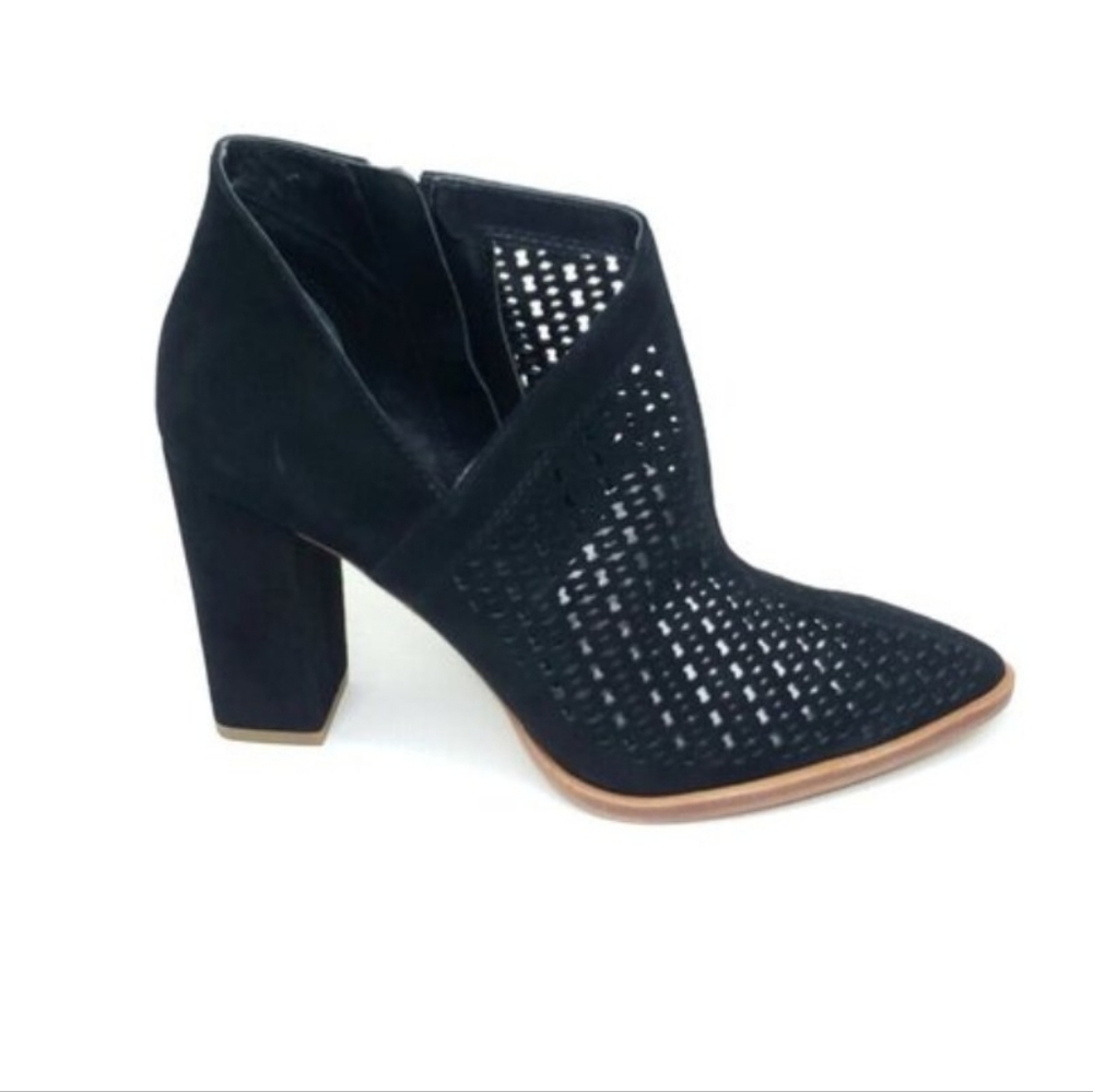 Vince Camuto Lorva Ankle boots NWT